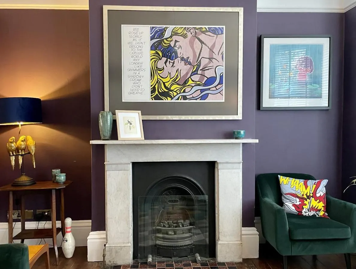 Hummingbird House - 3 Double Bedrooms And Free Parking - By Crown Gardens Holiday Homes Brighton United Kingdom