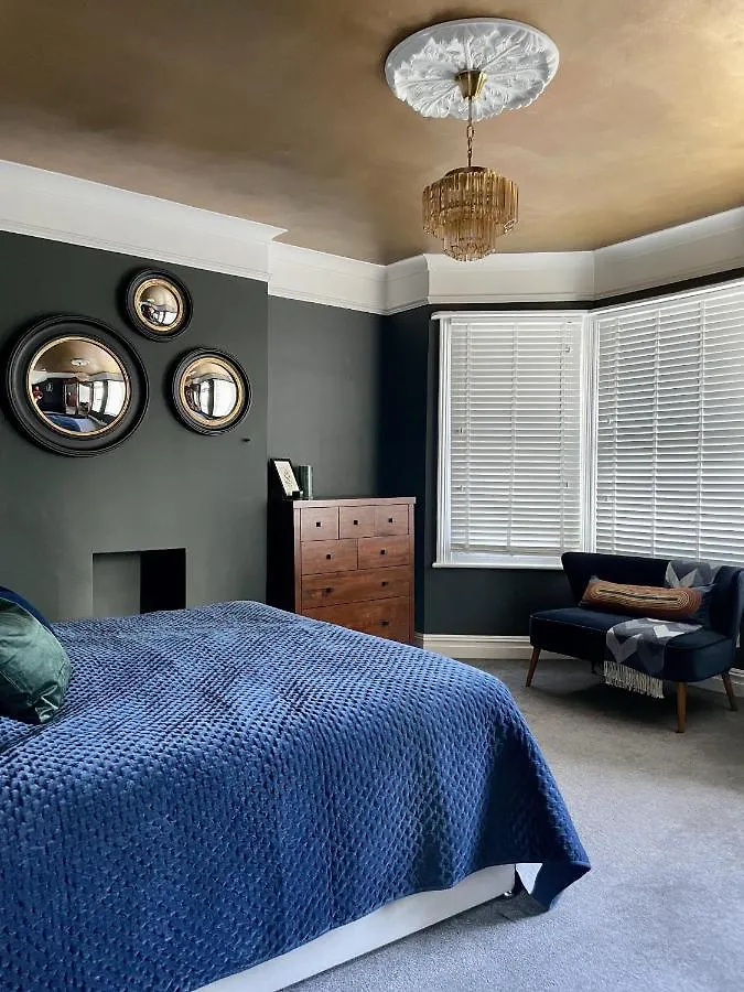 Hummingbird House - 3 Double Bedrooms And Free Parking - By Crown Gardens Holiday Homes Brighton