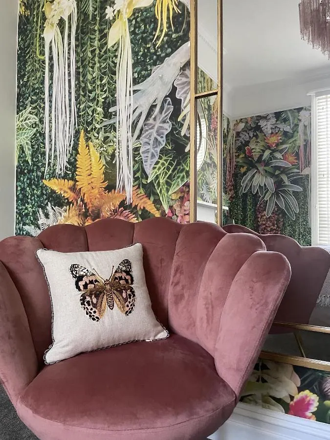 Hummingbird House - 3 Double Bedrooms And Free Parking - By Crown Gardens Holiday Homes Brighton