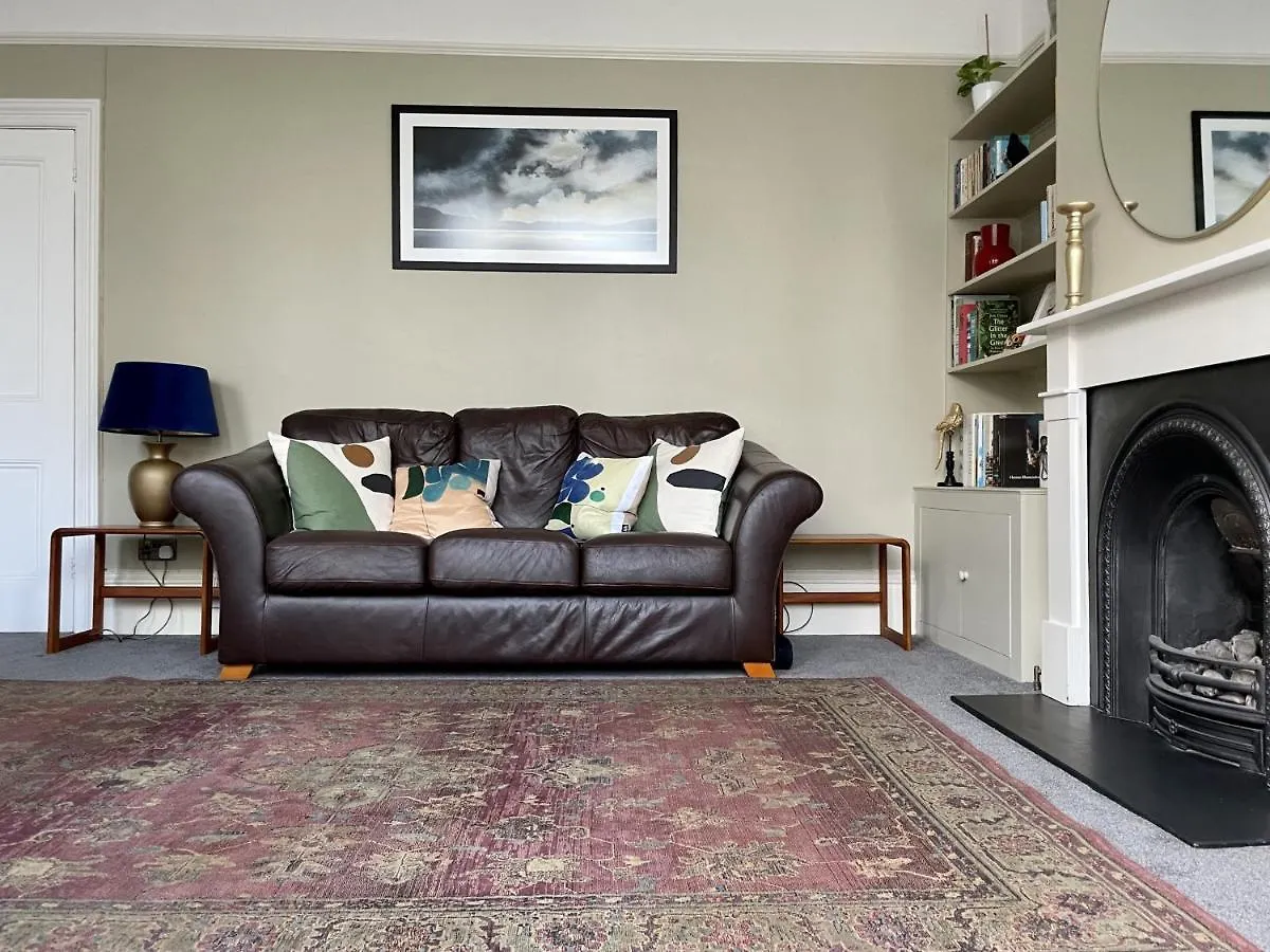 Hummingbird House - 3 Double Bedrooms And Free Parking - By Crown Gardens Holiday Homes Brighton