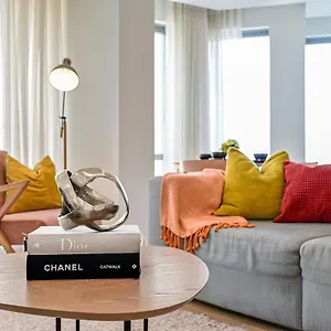 Shypen Apartment London