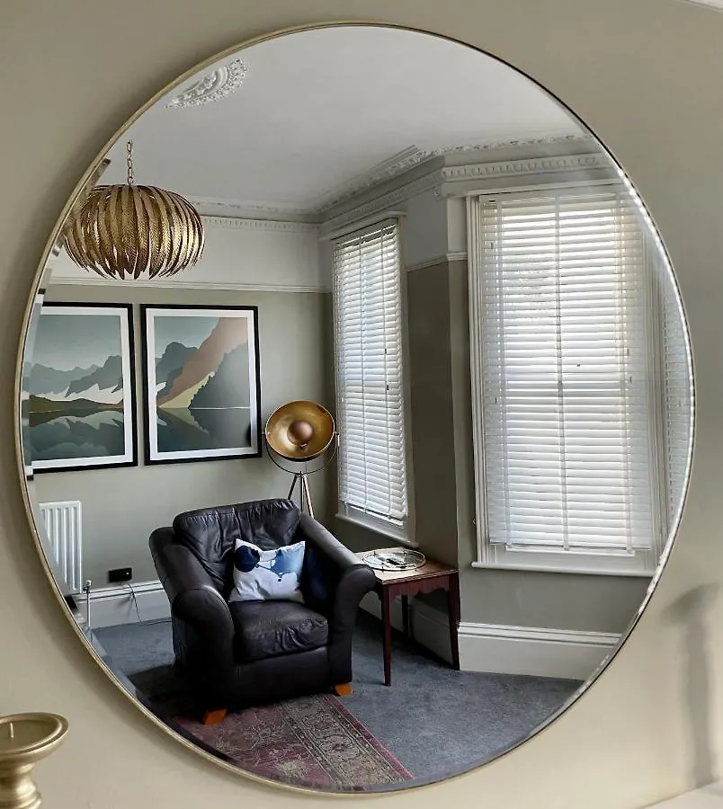 Hummingbird House - 3 Double Bedrooms And Free Parking - By Crown Gardens Holiday Homes Brighton