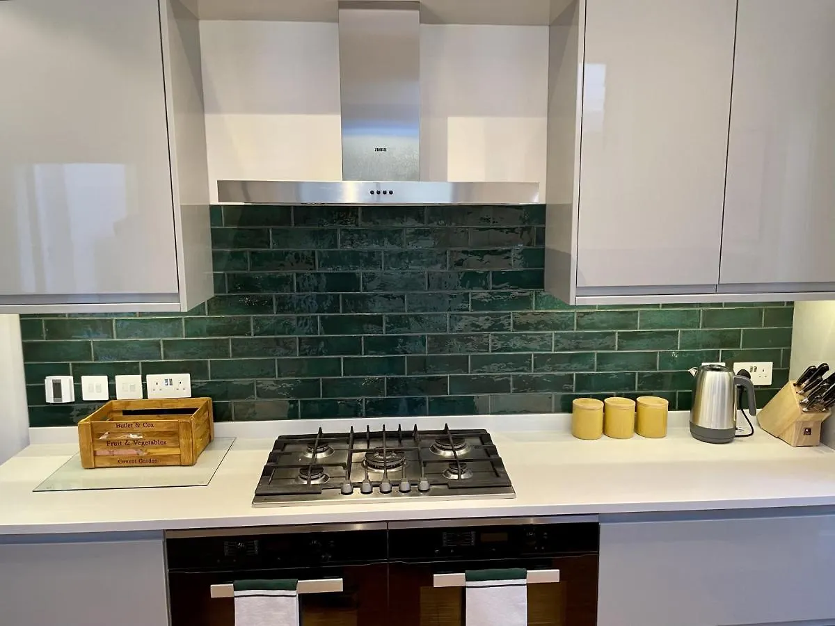 Hummingbird House - 3 Double Bedrooms And Free Parking - By Crown Gardens Holiday Homes Brighton