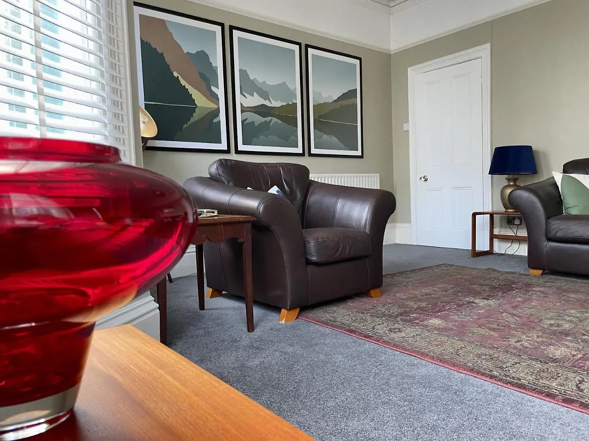 Hummingbird House - 3 Double Bedrooms And Free Parking - By Crown Gardens Holiday Homes Brighton 0*,